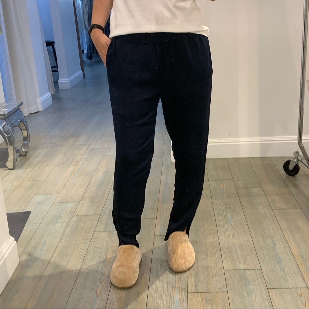 Enza Costa navy pants w/pockets, Size M, EUC.
